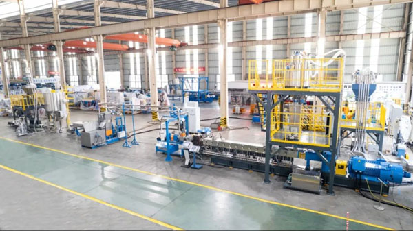 efficient-and-automatic--high-quality-and-stable-production-how-to-break-through-the-capacity-bottleneck-of-silane-crosslinking-cable-material-production-line-03.jpg